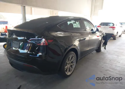 2023 Tesla Model Y Awd/Long Range Dual Motor All-Wheel Drive z USA, uszkodzony, nr VIN 7SAYGDEE0PA086951